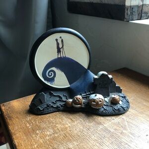 Disney Neca The Nightmare Before Christmas Cemetery Diorama!